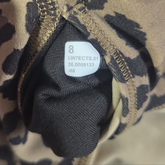 Align No Line Short - Picture 4 of 6